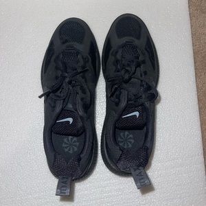 5.5 Youth Nike black Air Max Genome BRAND NEW WORN TWICE